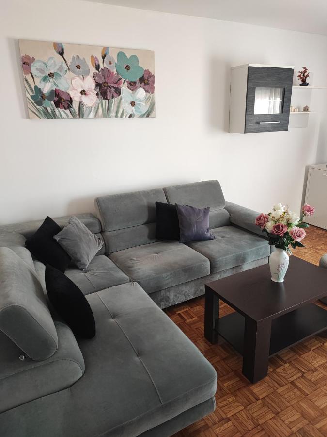 Apartment Eva Pula Luaran gambar